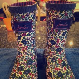 Gently worn UK brand wellie boots.